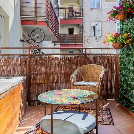 To Host - Praskie Klimaty