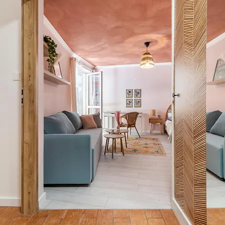 Apartament To Host - Praskie Klimaty